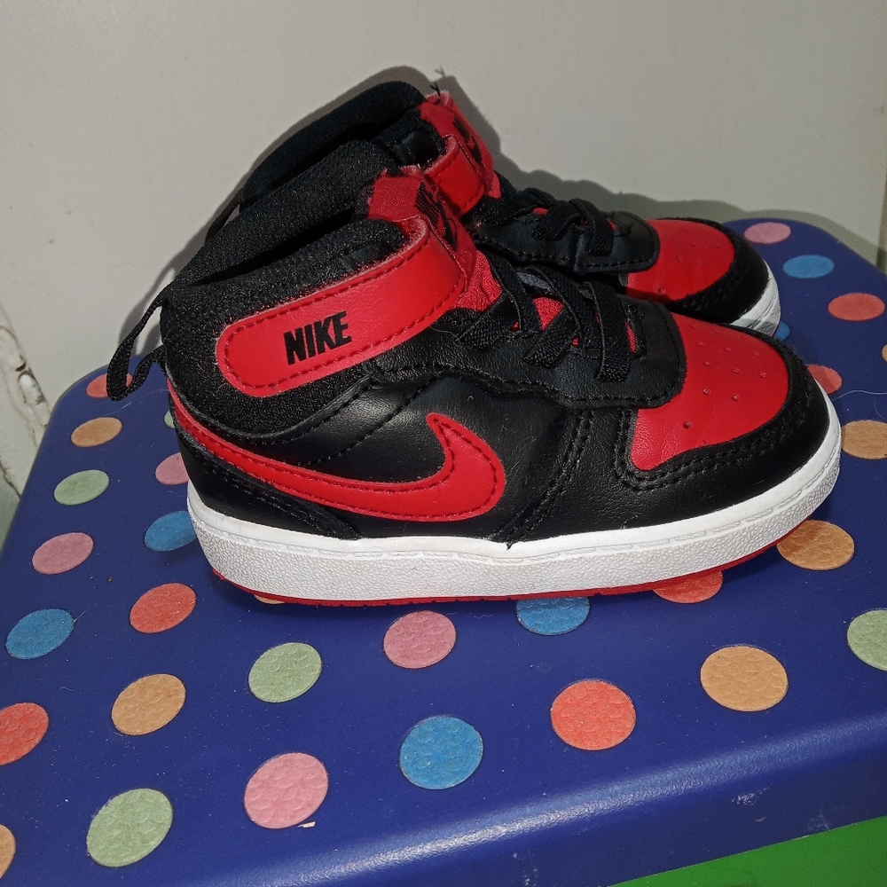 Nike Court Borough Mid 2